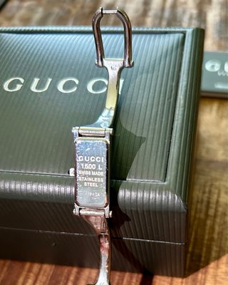 Reloj Gucci 1500L Negro y Plateado