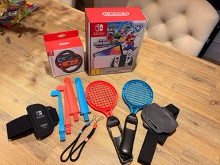 Nintendo Switch OLED Blanca + Accesorios