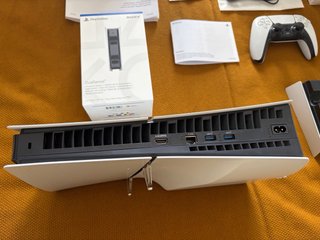 PACK PS5 SLIM 8K 1TB LECTOR (Extras + Garantía)
