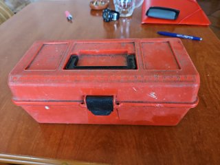 Caja de pesca con accesorios