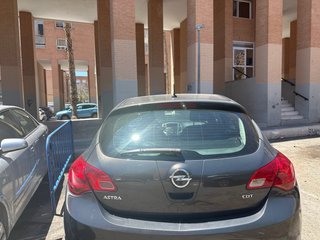 Opel astra  Pequeño 2015