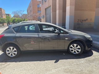 Opel astra  Pequeño 2015