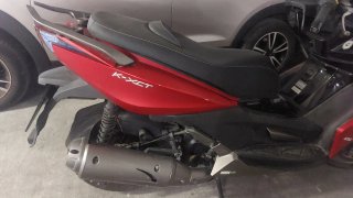 Moto  kymco 125K-ZCT.Negra,roja.