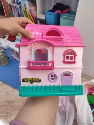 Casa de muñecas con luz y timbre