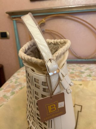 Borsa secchiello Laura Biagiotti beige/bianca