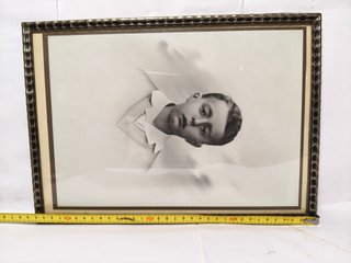 Retrato antiguo niño enmarcado