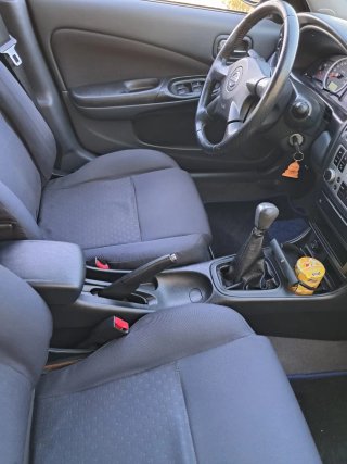 Nissan Almera 2005