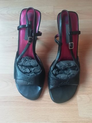 Zapatos de tacón negros