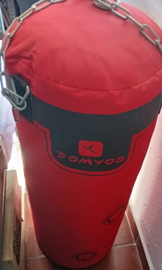 Saco Boxeo Domyos + Soporte Pared