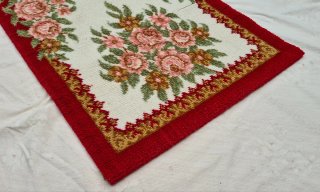 Tapete com flores rosa e vermelho