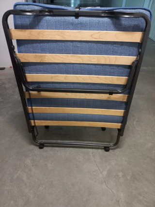 Cama Plegable Azul y Madera