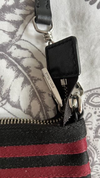Bolso Bimba y Lola rayas rojo y negro