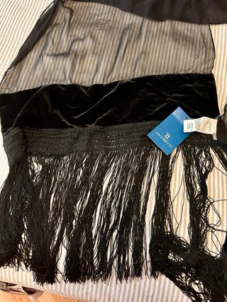 Foulard gasa y terciopelo negro con flecos