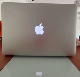 MacBook Air 13 2017 i5 8GB SSD Batería Excelente
