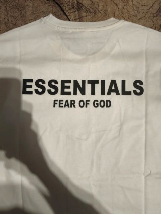 Camiseta ESSENTIALS Blanca