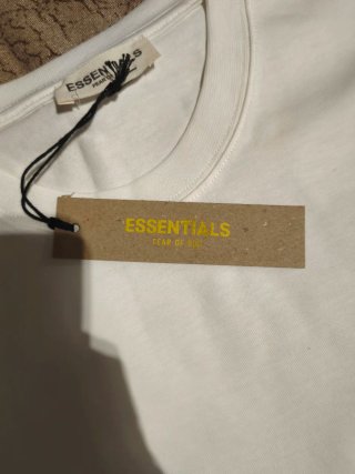 Camiseta ESSENTIALS Blanca