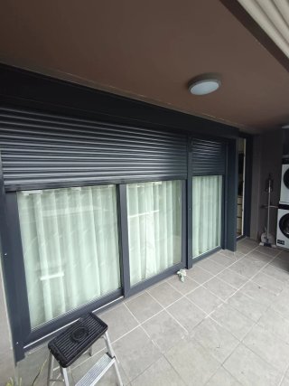Persianas con mosquitera y motor