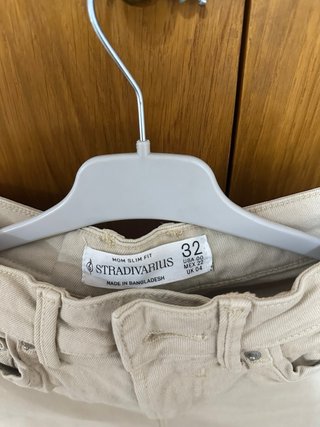 Pantalón Stradivarius tiro alto, beige Talla 32