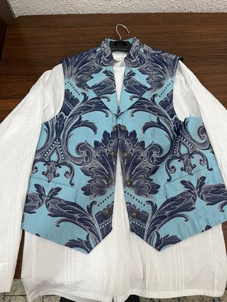 Traje de fallero azul y blanco
