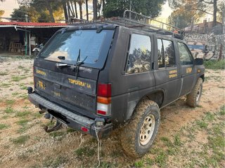 Baca Nissan Terrano 1