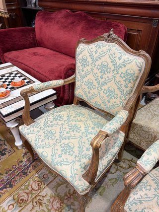 PAREJA DE SILLONES ESTILO FRANCÉS