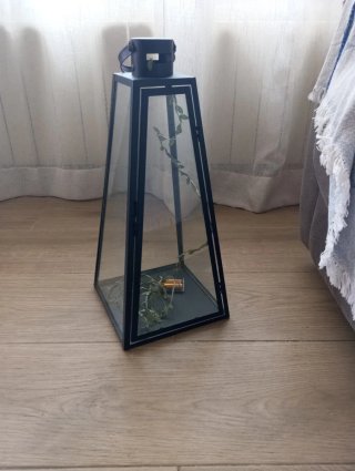Farol de metal y cristal negro