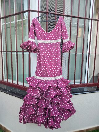 Traje de flamenca morado lunares