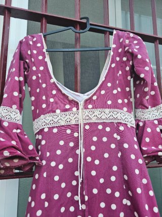 Traje de flamenca morado lunares