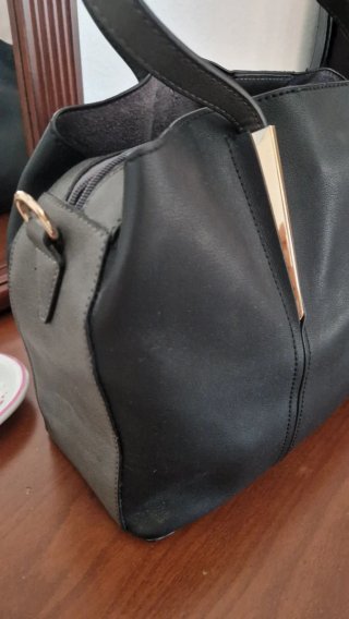 Bolso Pierre Cardin Negro y Dorado