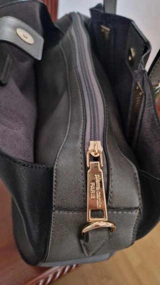 Bolso Pierre Cardin Negro y Dorado