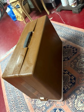 Caja para máquina de coser