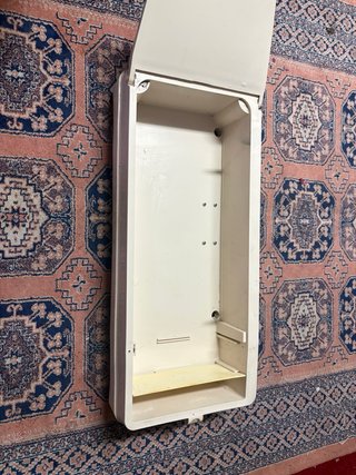 Caja para máquina de coser
