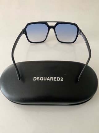 Stupendi Occhiali da sole Dsquared2 neri lenti blu