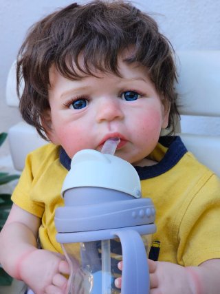 Reborn Niño 60cm con pequitas
