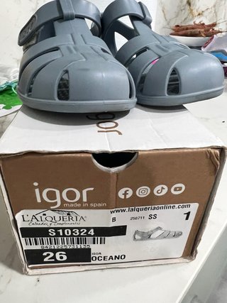 Cangrejeras niño grises talla 26