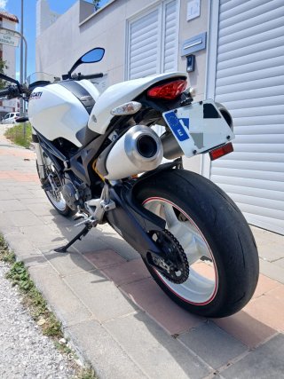 Ducati Monster 696