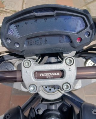 Ducati Monster 696