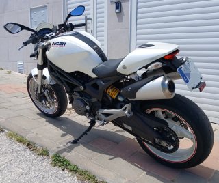 Ducati Monster 696