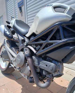 Ducati Monster 696