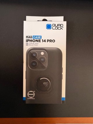 QuadLock MAG CASE iPhone 14 Pro