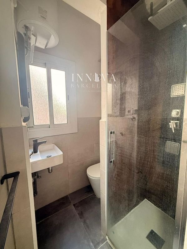 Piso en venta en El Raval en Barcelona - Imagen 4