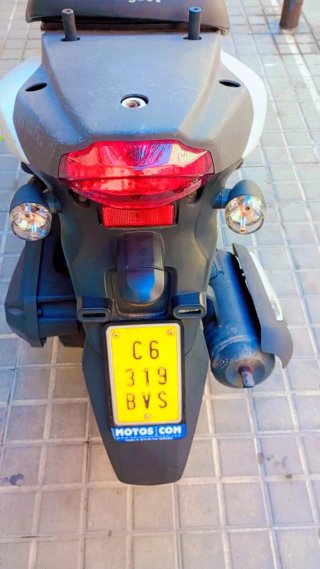 Moto Scooter SYM Blanca