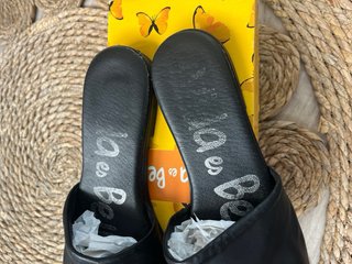 Sandalias de piel negras