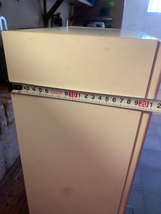 Mueble baño colgante con puerta y estantes