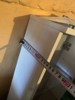 Mueble baño colgante con puerta y estantes