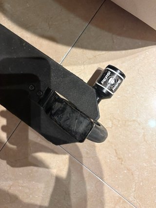 Patinete Oxelo con pegatinas