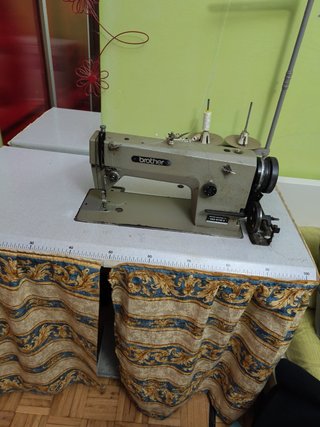 Máquina de coser Brother industrial