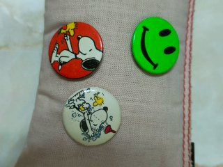 Chapas Snoopy y Hello Kitty  años 90
