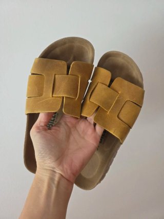 Sandalias Billowy Nobuk Mostaza Talla 37