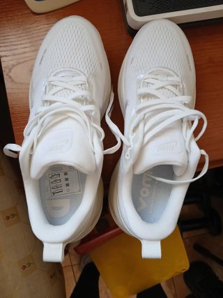 Nike Vomero 18  Talla 42.5